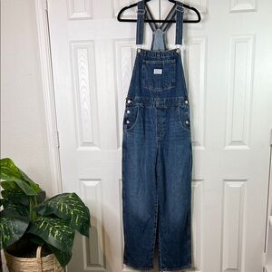 Levi's Classic Dark Blue Denim Overalls M